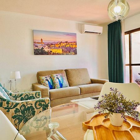 Pueblo Evita Premium Suites Benalmadena Bagian luar foto