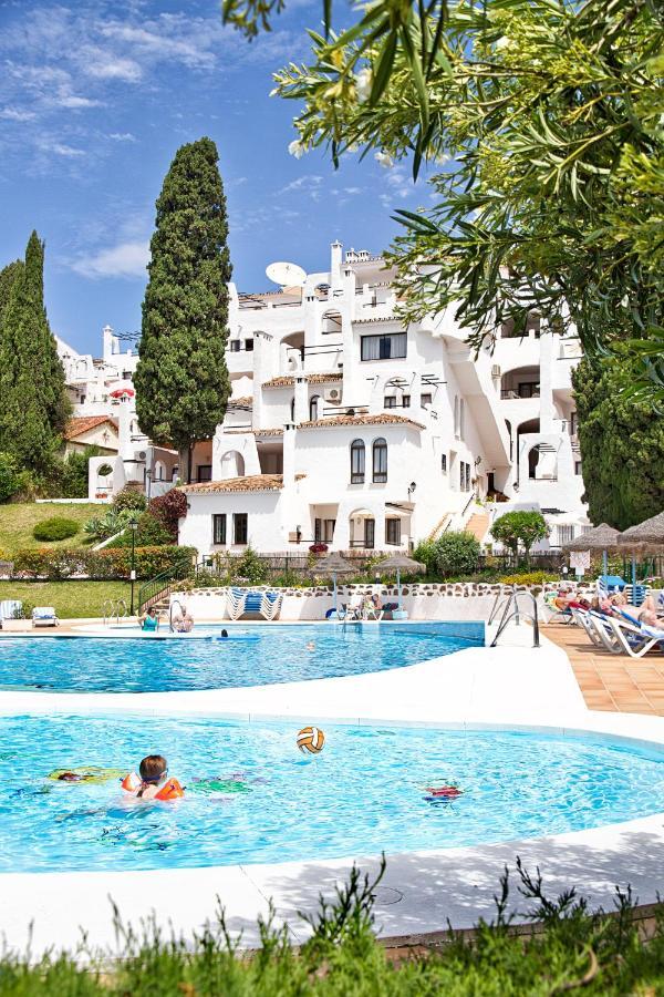 Pueblo Evita Premium Suites Benalmadena Bagian luar foto