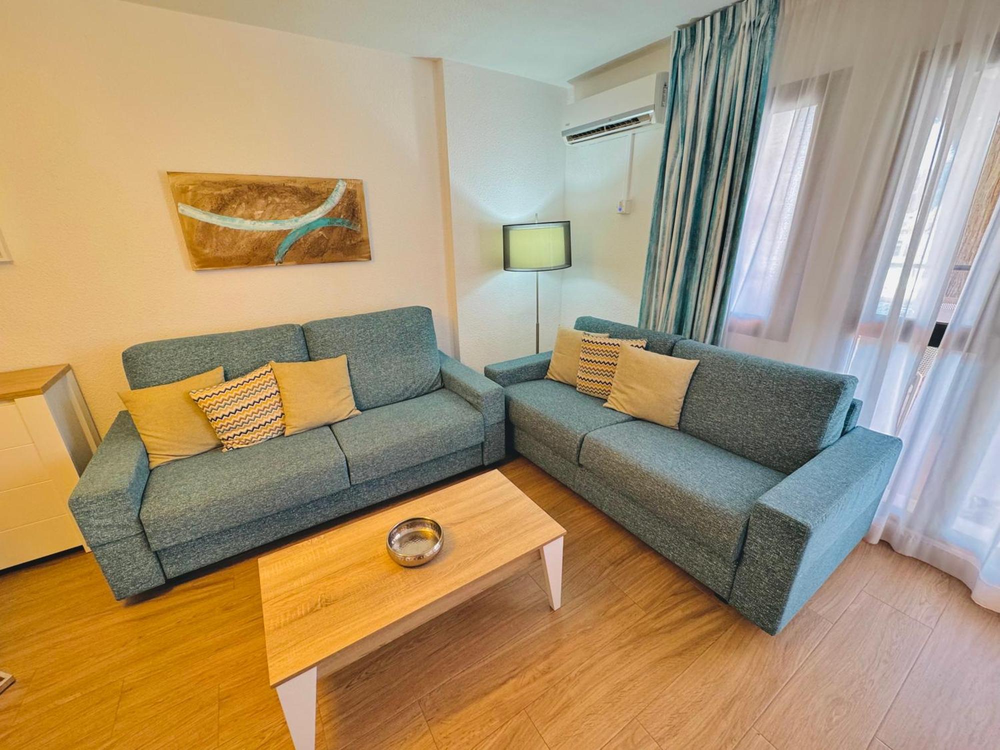Pueblo Evita Premium Suites Benalmadena Bagian luar foto