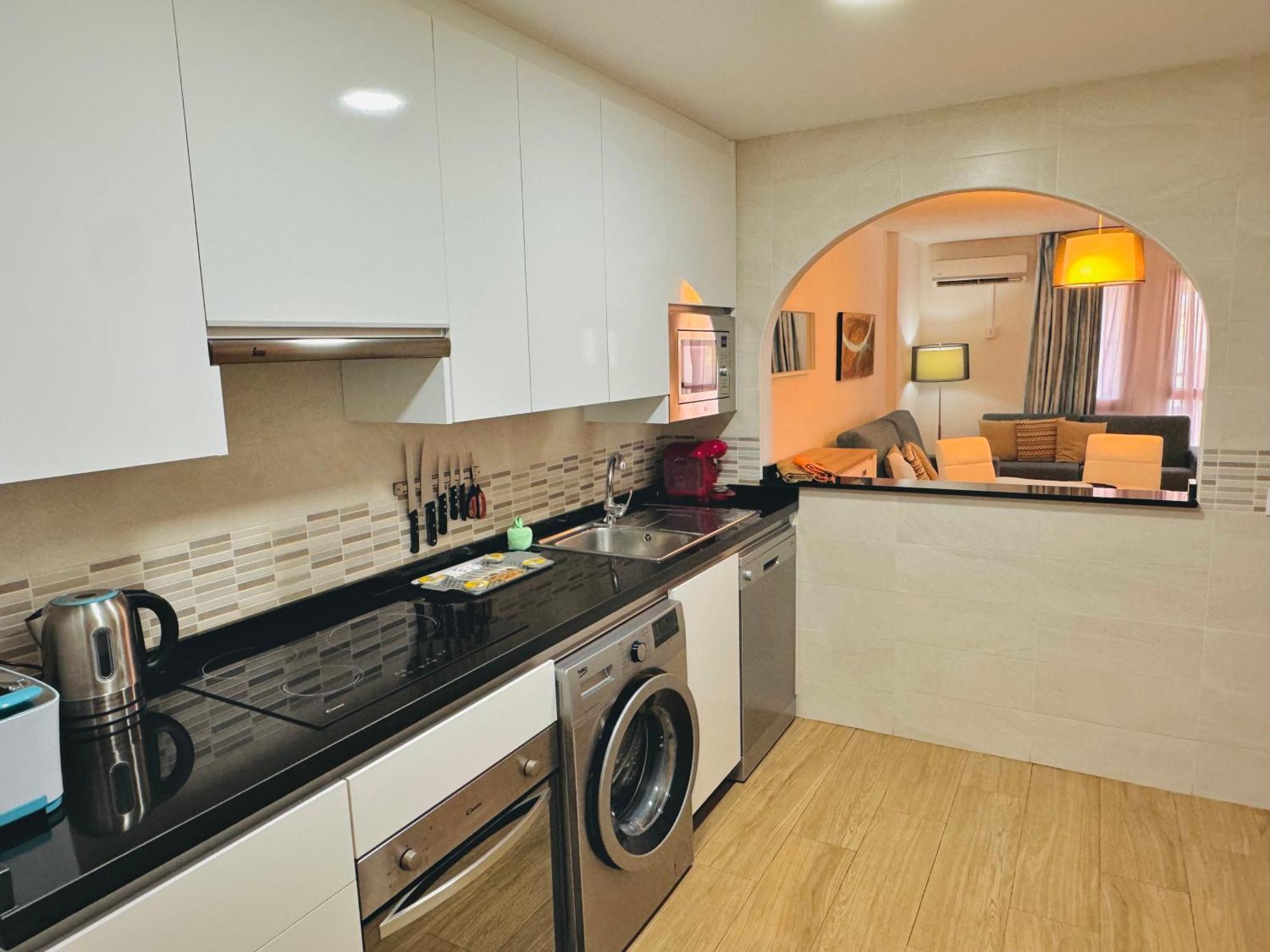 Pueblo Evita Premium Suites Benalmadena Bagian luar foto