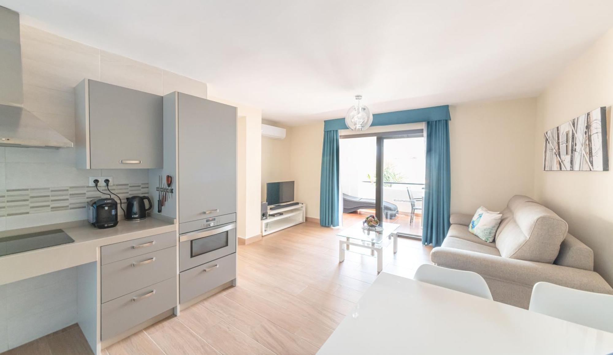 Pueblo Evita Premium Suites Benalmadena Bagian luar foto