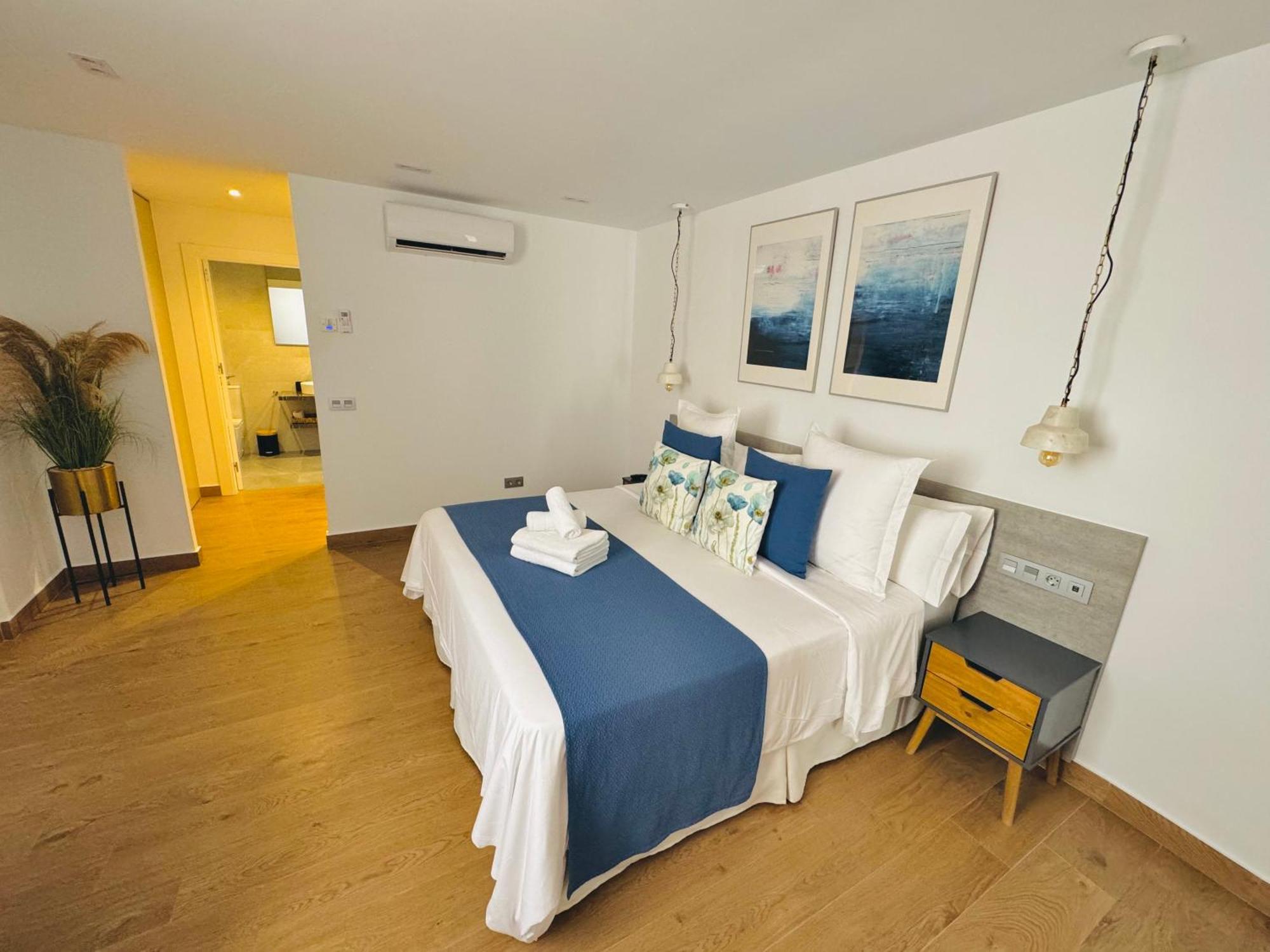 Pueblo Evita Premium Suites Benalmadena Bagian luar foto