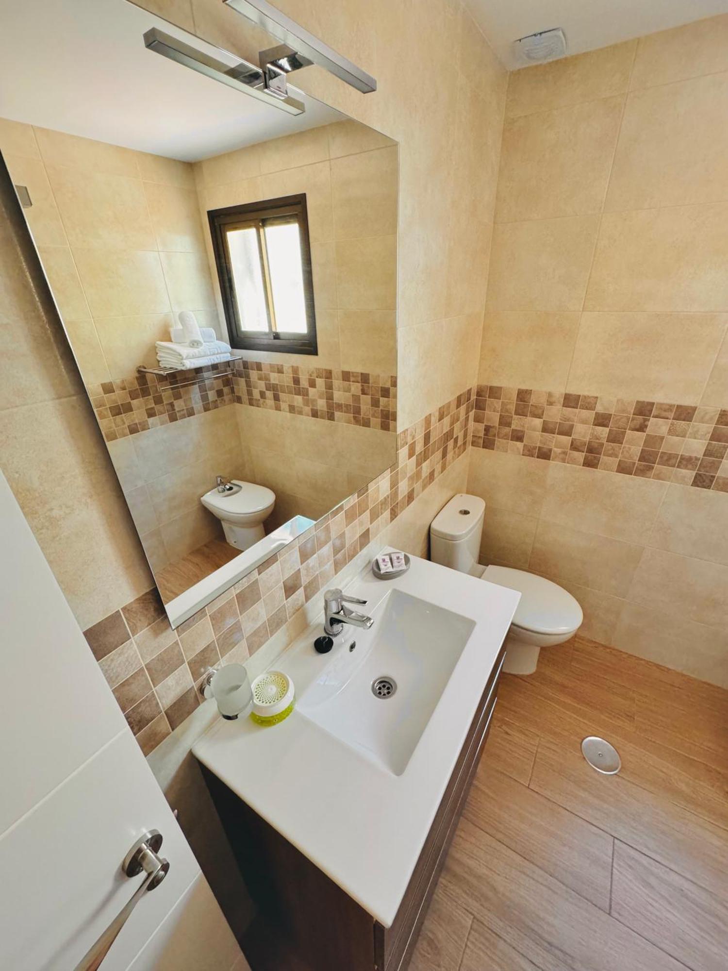 Pueblo Evita Premium Suites Benalmadena Bagian luar foto