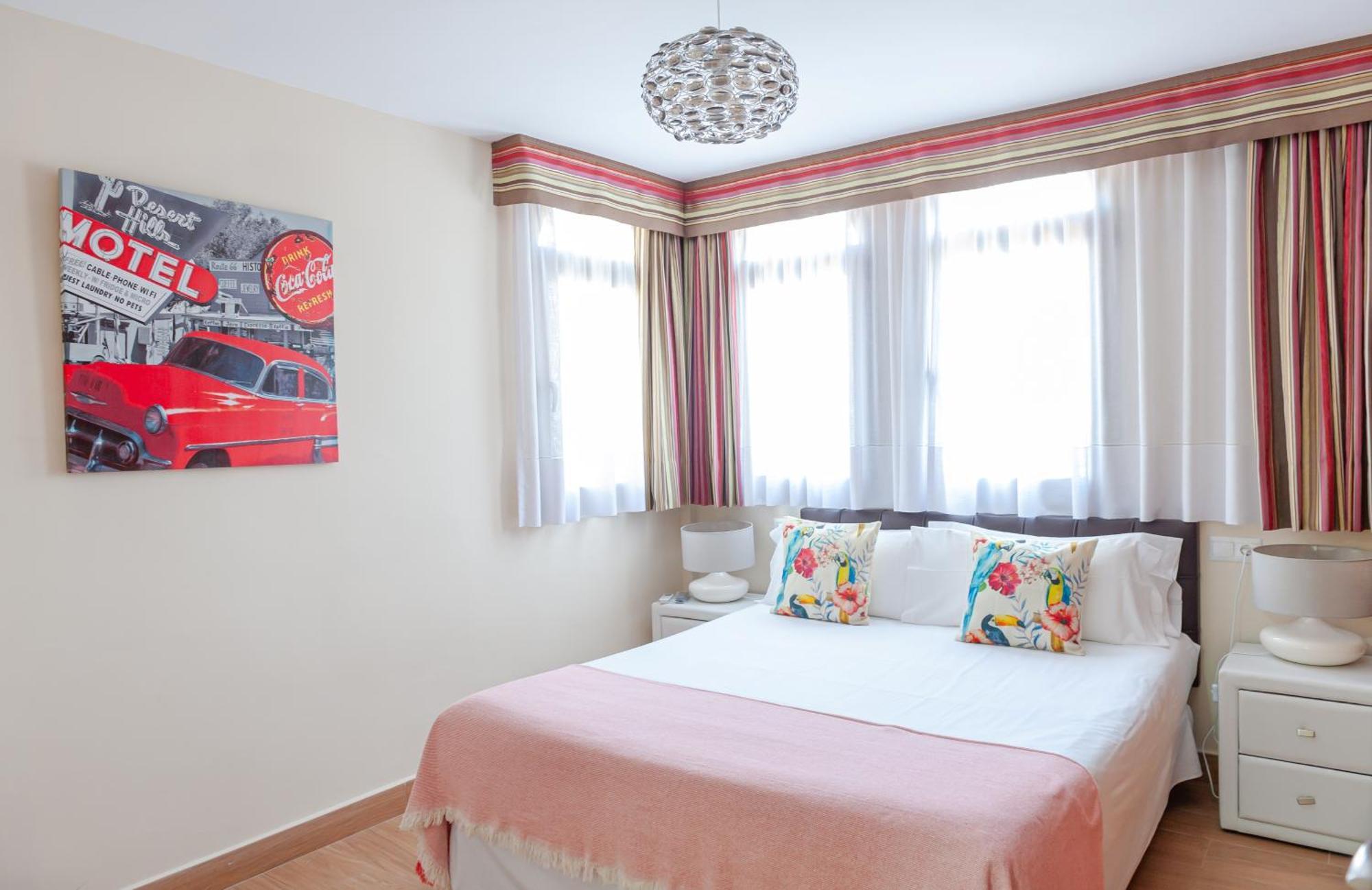 Pueblo Evita Premium Suites Benalmadena Bagian luar foto