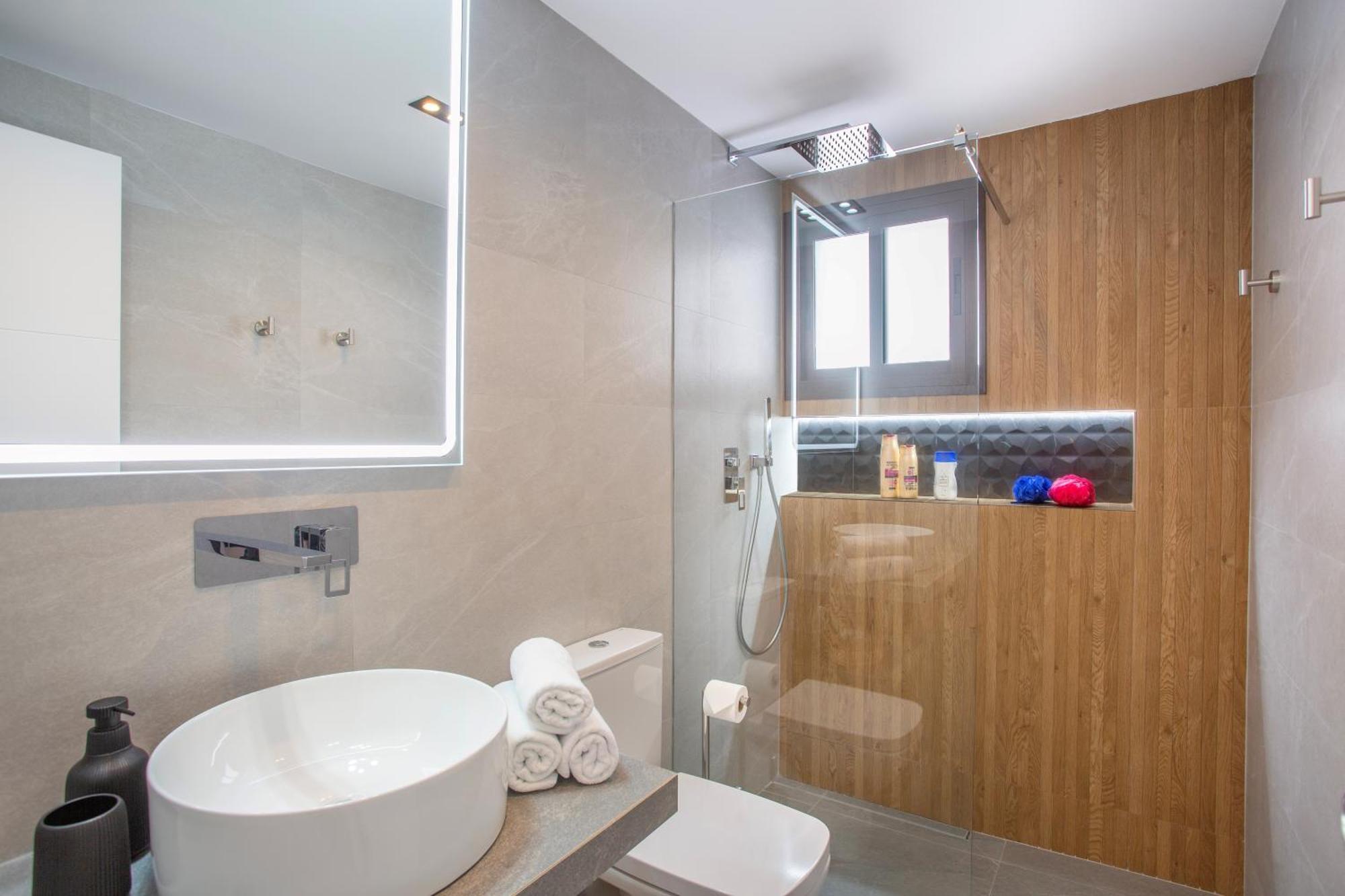 Pueblo Evita Premium Suites Benalmadena Bagian luar foto