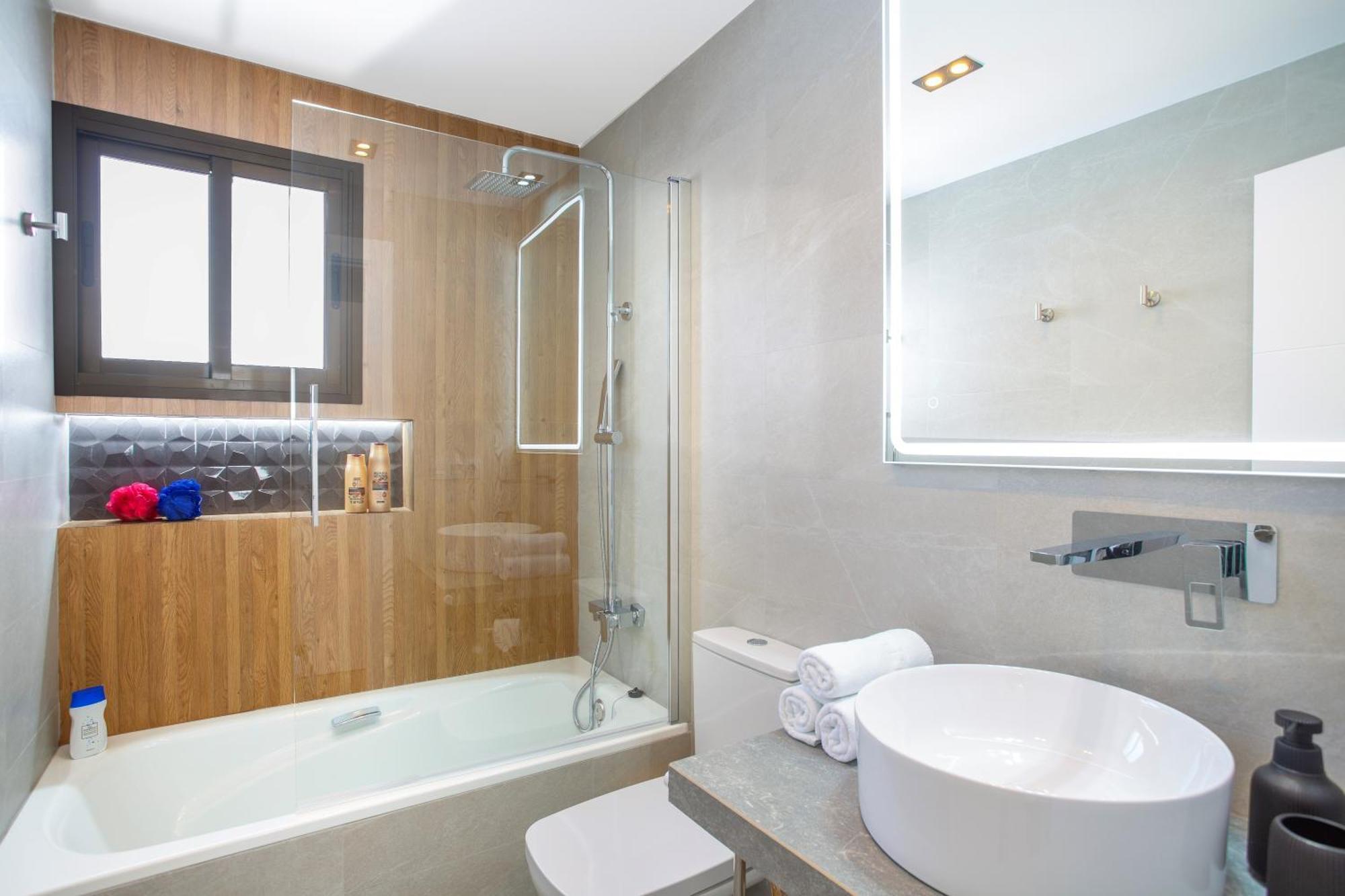 Pueblo Evita Premium Suites Benalmadena Bagian luar foto