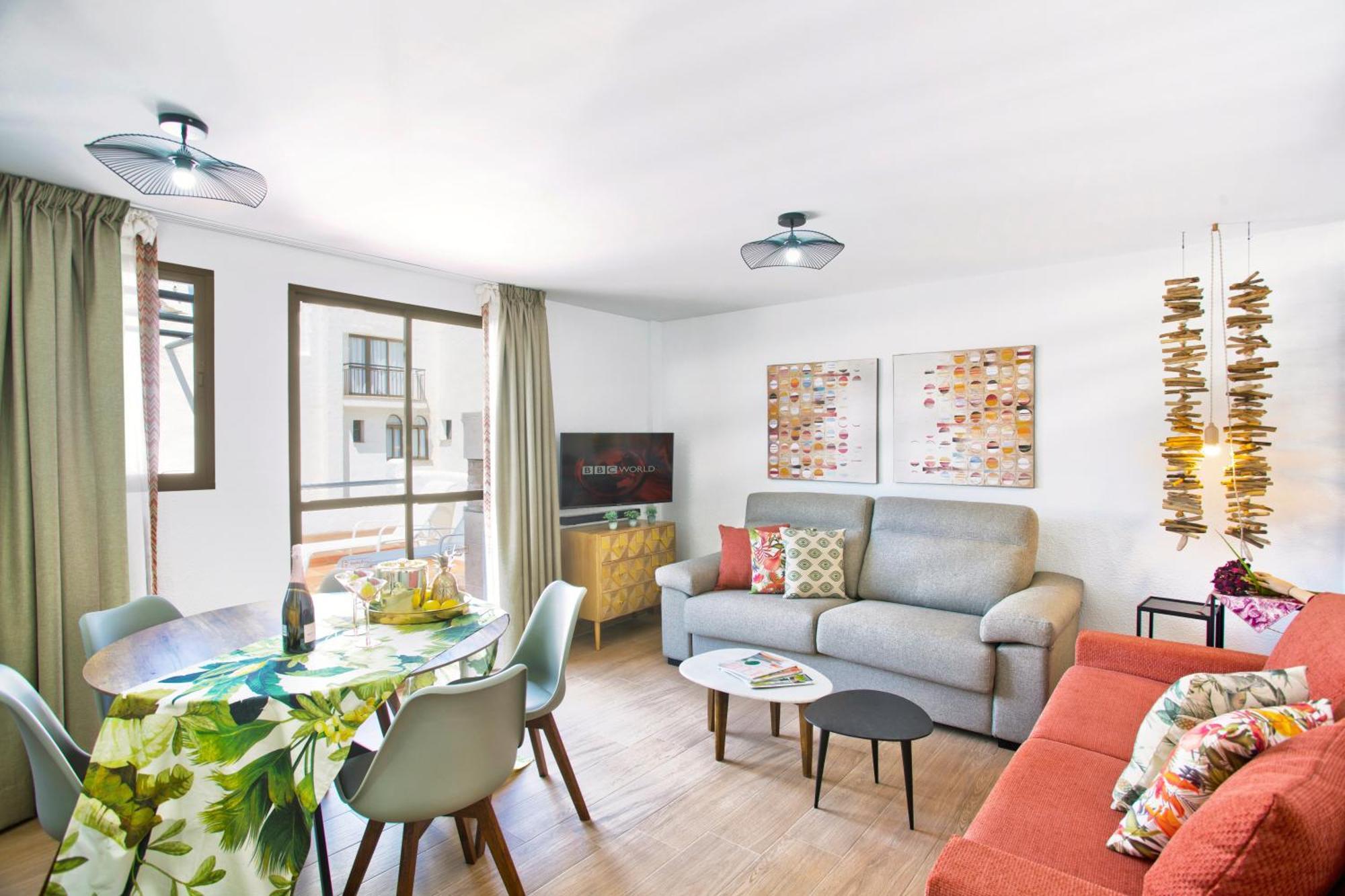 Pueblo Evita Premium Suites Benalmadena Bagian luar foto