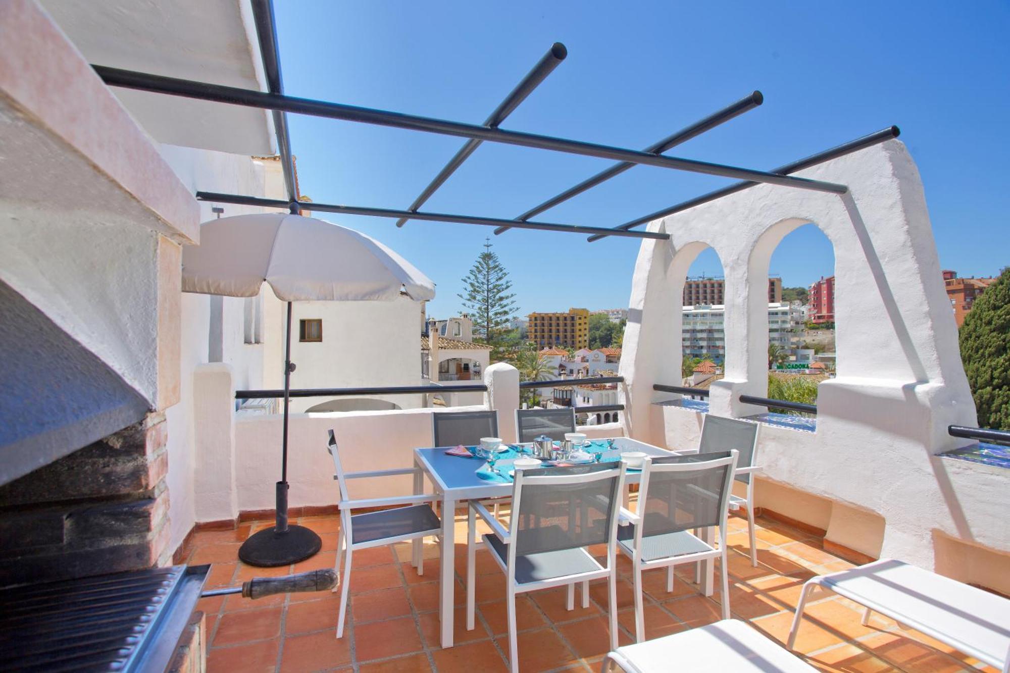 Pueblo Evita Premium Suites Benalmadena Bagian luar foto