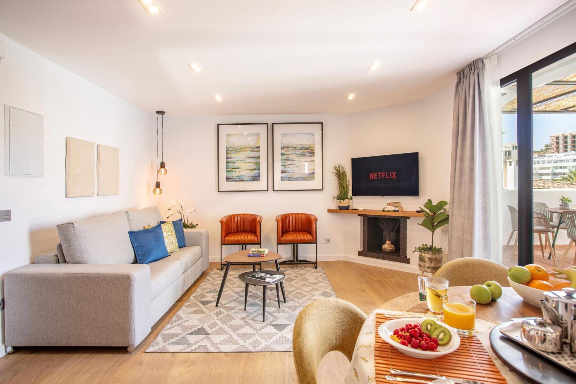 Pueblo Evita Premium Suites Benalmadena Bagian luar foto
