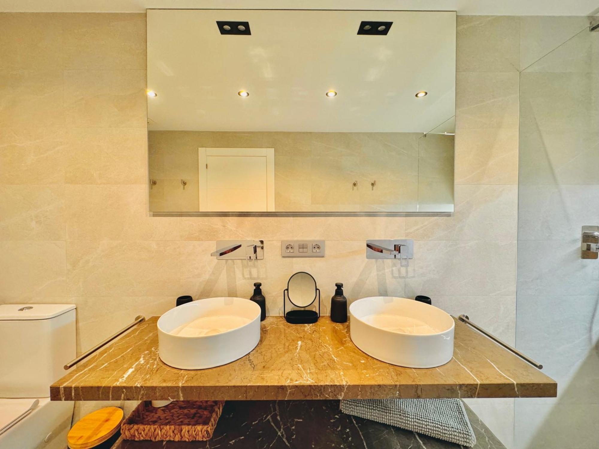 Pueblo Evita Premium Suites Benalmadena Bagian luar foto