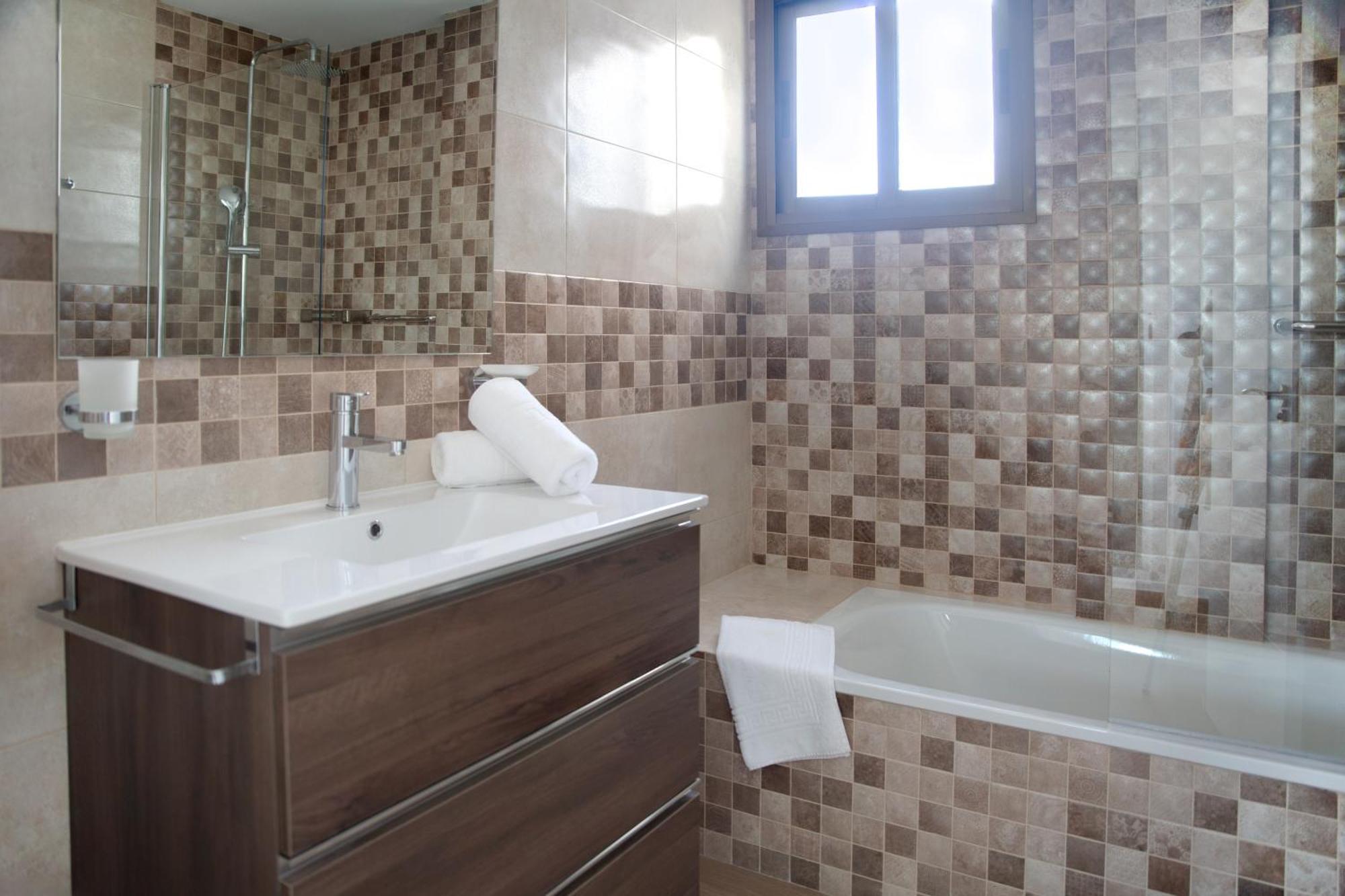 Pueblo Evita Premium Suites Benalmadena Bagian luar foto