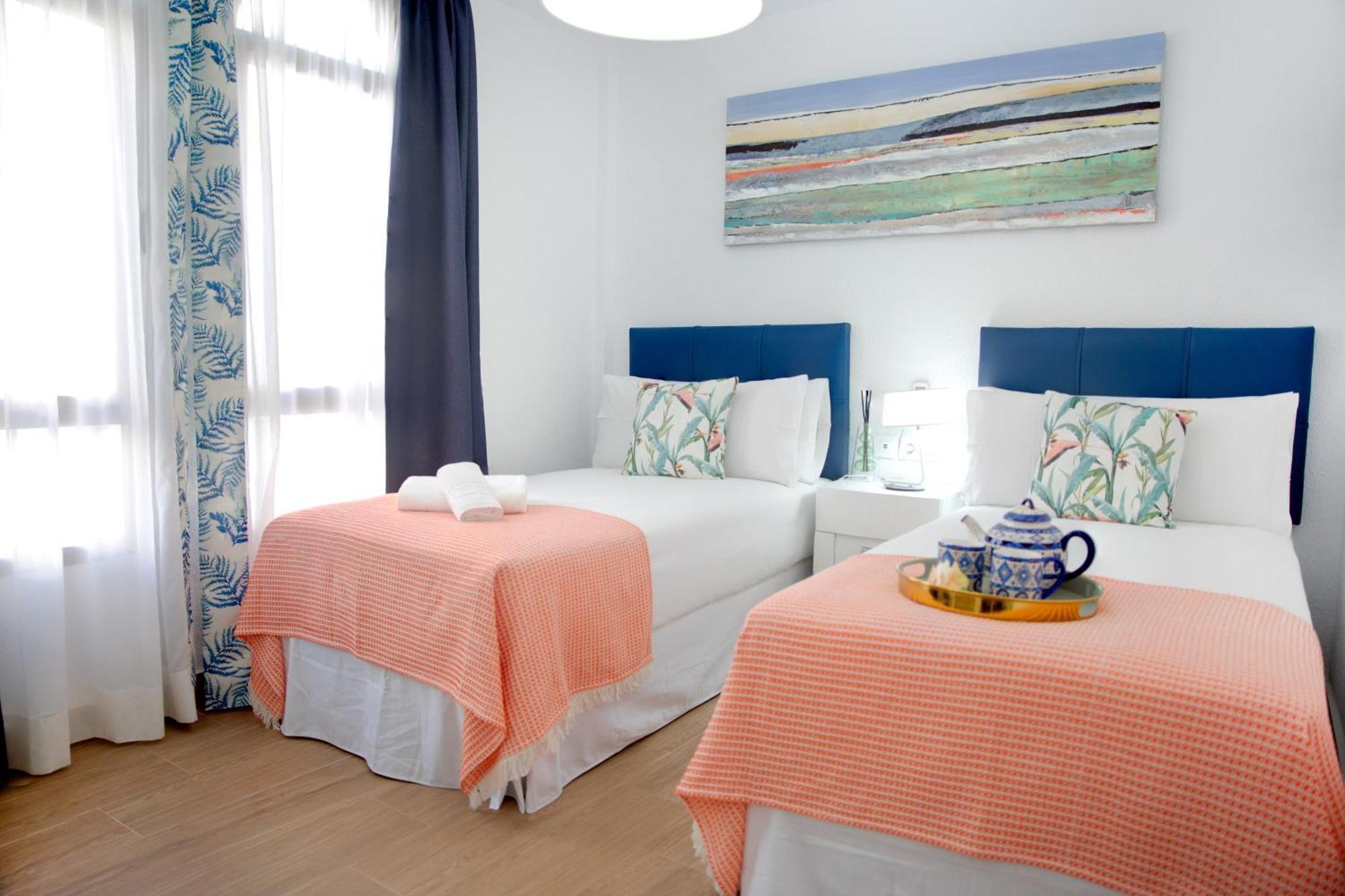 Pueblo Evita Premium Suites Benalmadena Bagian luar foto