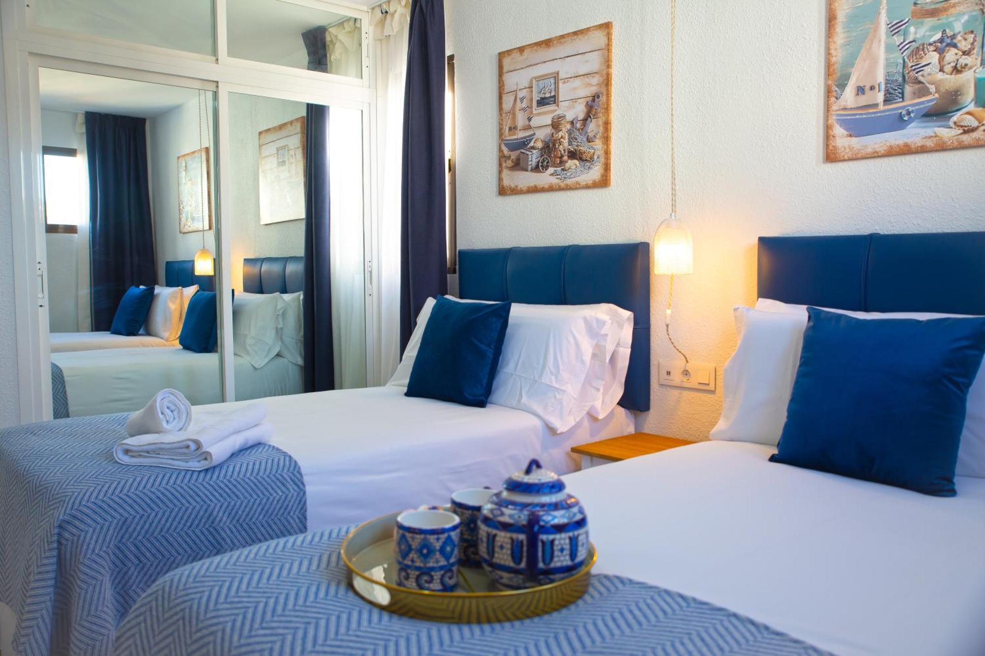 Pueblo Evita Premium Suites Benalmadena Bagian luar foto